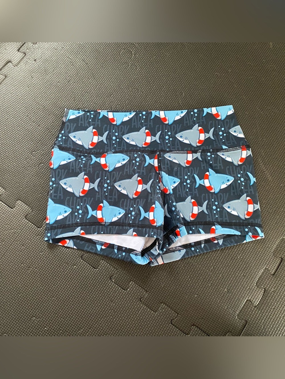 Rok The Box shorts, M